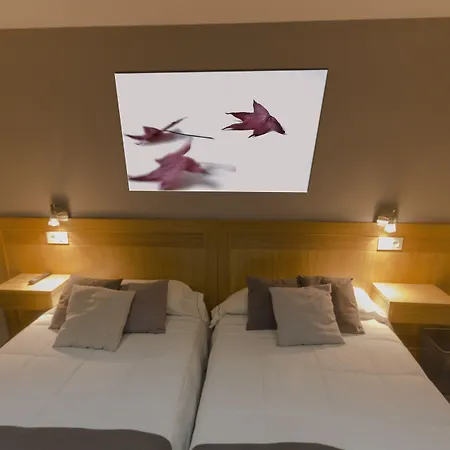 Libertad ゲストハウス ヒホン