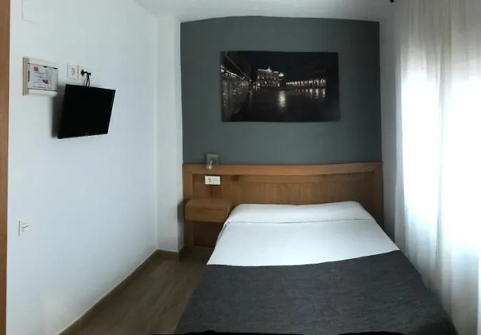 Libertad ゲストハウス 2*